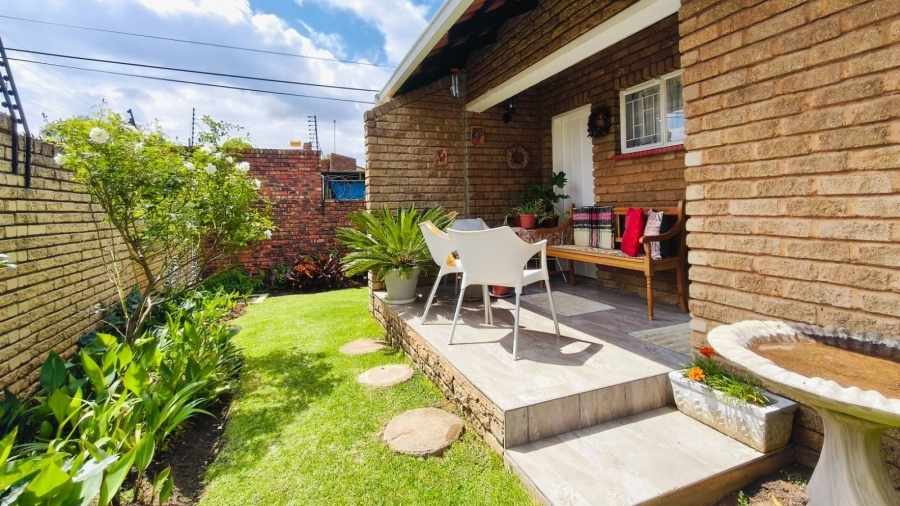 2 Bedroom Property for Sale in Miederpark North West